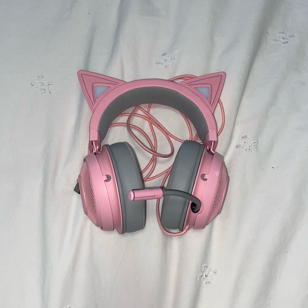 Razr pink cat ear headphones with USB and microphone